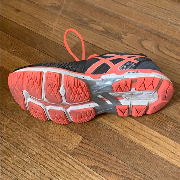 ASICS running shoe size 8 1/2 - Picture 4 of 5